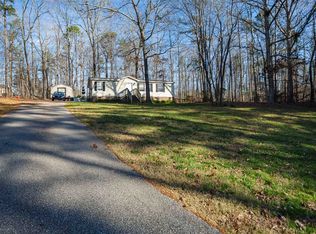 411 Chestnut Knoll Ln, Campobello, SC 29322