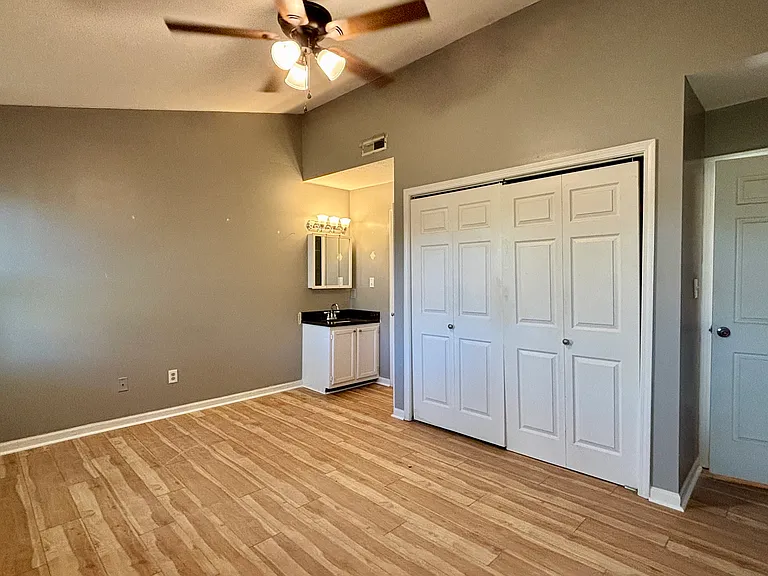 6086 Southbay Dr — Photo 12