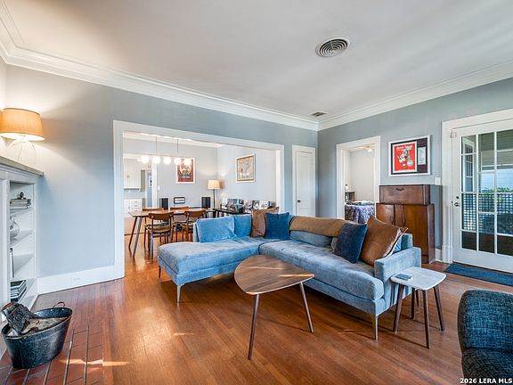 4th image of 325 E Huisache