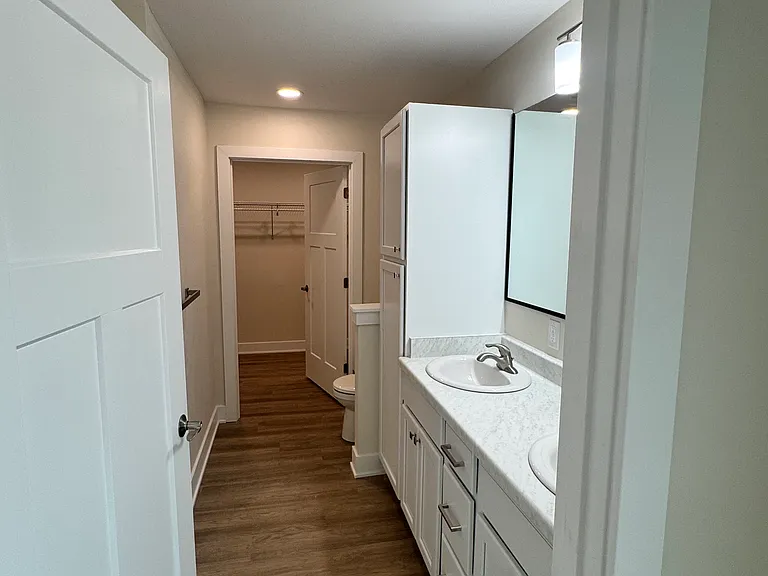 1101 Emerald Cv — Photo 9