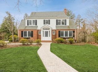 17 Georgian Rd, Morristown, NJ 07960