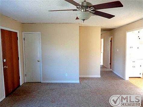 3rd image of 325 Red Oak Dr
