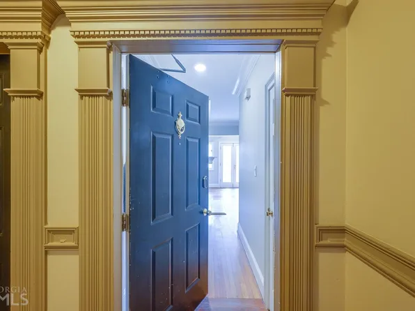 2840 Peachtree Rd NE APT 402, Atlanta, GA 30305