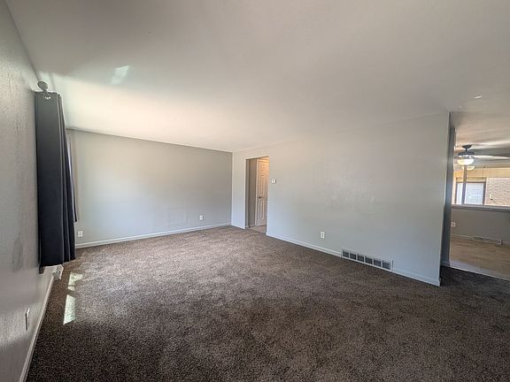3rd image of 721 Fraser St