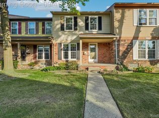 36517 Park Place Dr, Sterling Heights, MI 48310