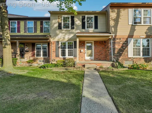 36517 Park Place Dr, Sterling Heights, MI 48310