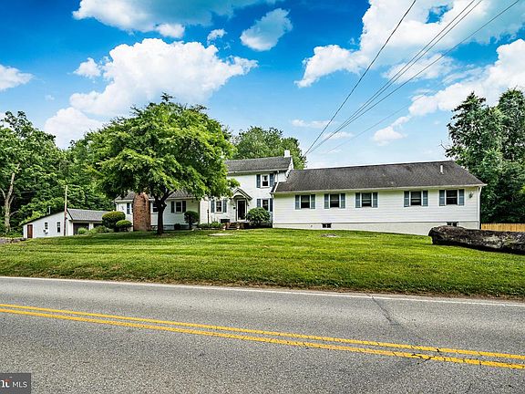 2nd image of 866 Shavertown Rd