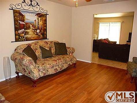 2nd image of 550 Oriole Blvd