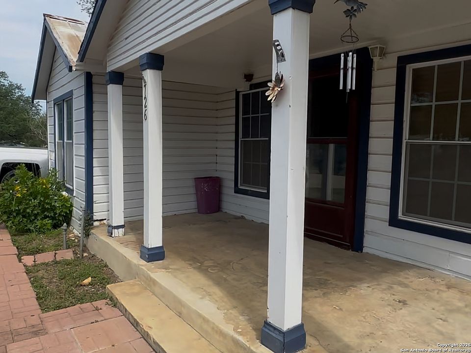 2nd image of 726 Avenue L