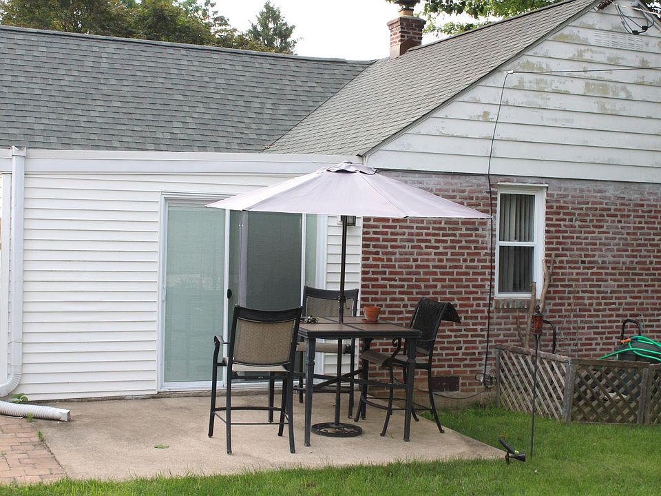 2nd image of 31 Pleasant Rd