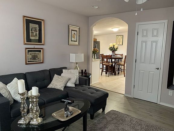 Living room  left 