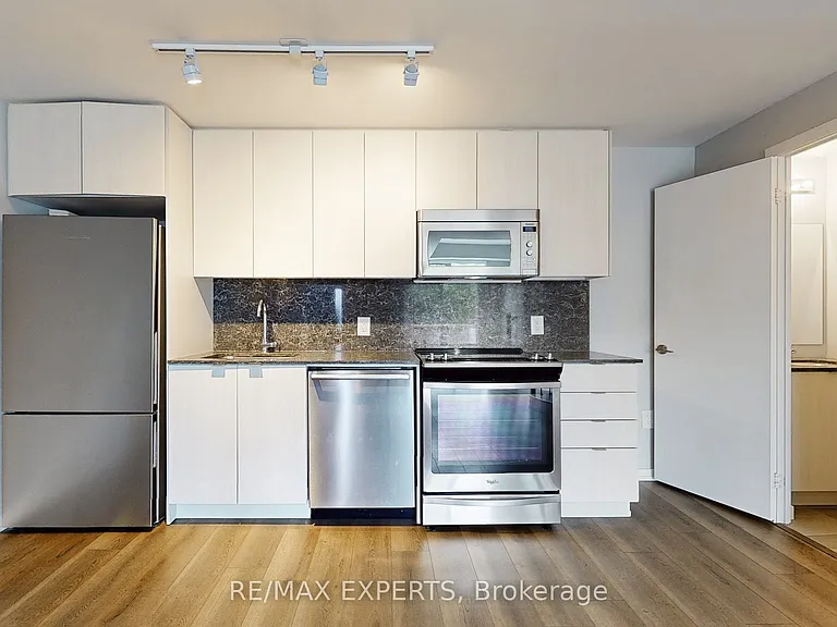3237 Bayview Ave #Townhouse 106 — Photo 9