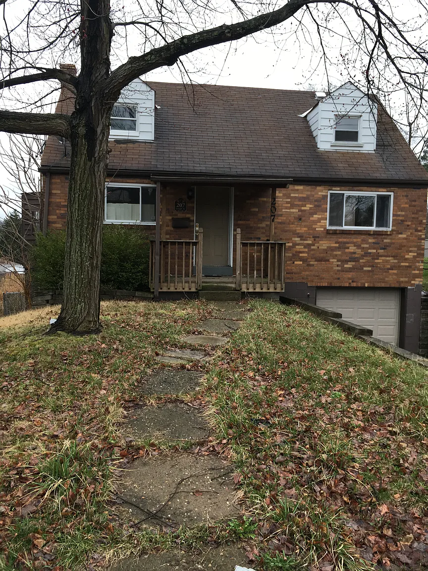 207 Joseph St photo 1