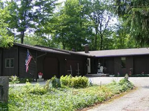 1930 Morning Star Dr, Rock Creek, OH 44084
