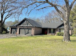69935 S 340th Ave, Wagoner, OK 74467