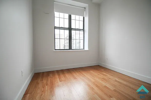 Rented by EXR | media 8