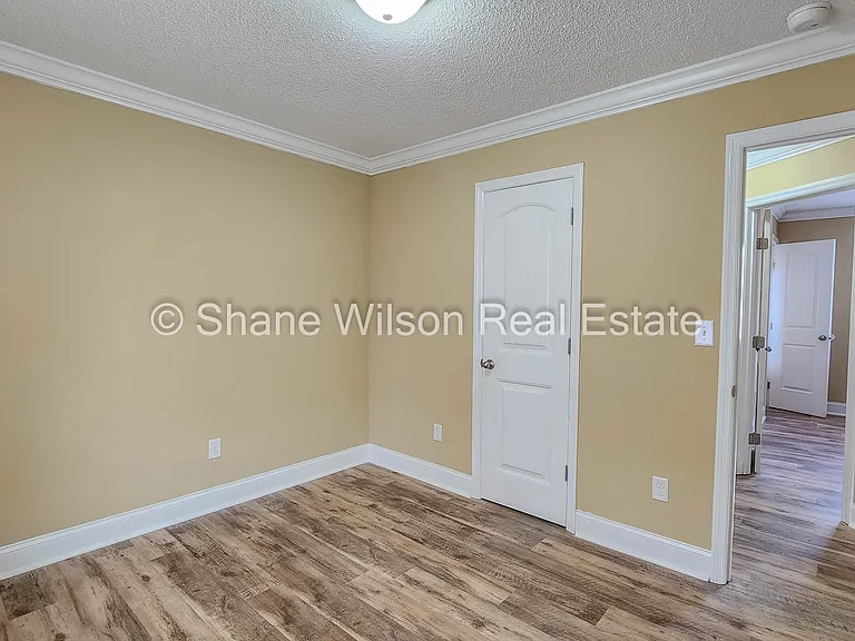 213 Ridgewood Cir — Photo 15