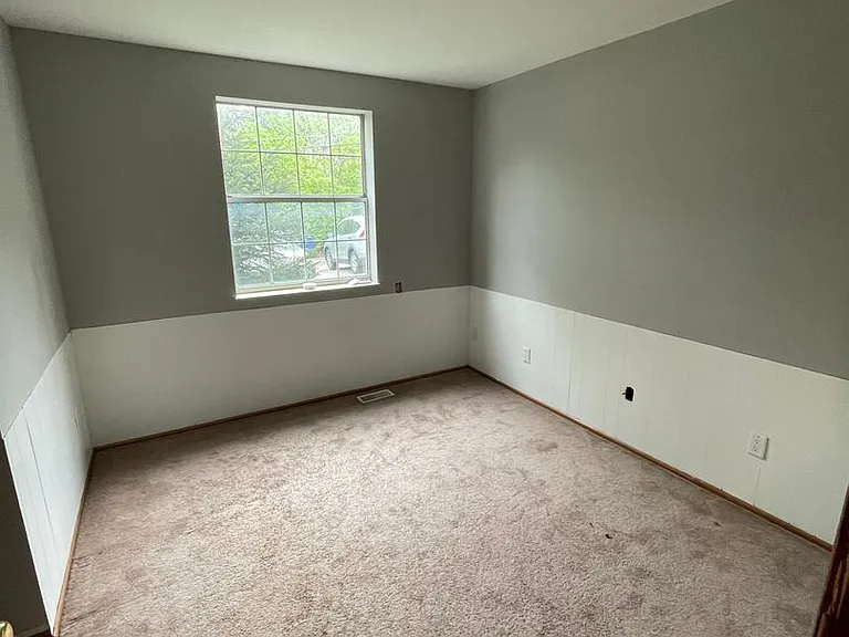 2169 Indianola Ave — Photo 2