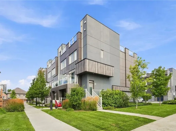 261 Skinner Rd #18, Hamilton, ON L8B 1W6