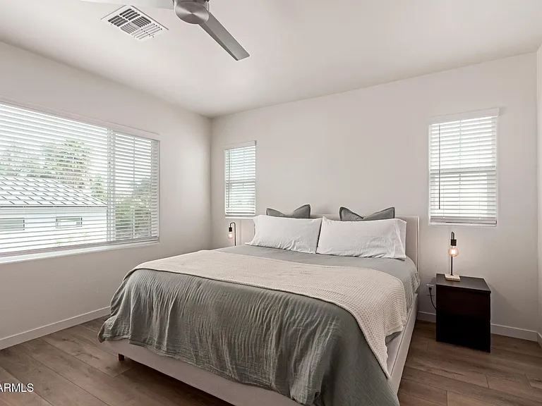 3746 E Earll Dr — Photo 11
