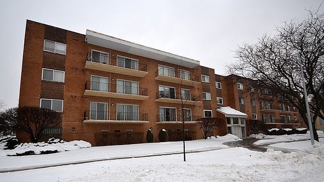 1st image of 9620 S Komensky Ave APT 307