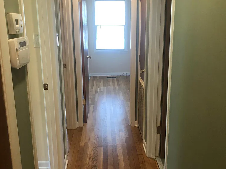 127 Mary Dr — Photo 8