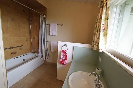 635 Sand Point Rd — Photo 16