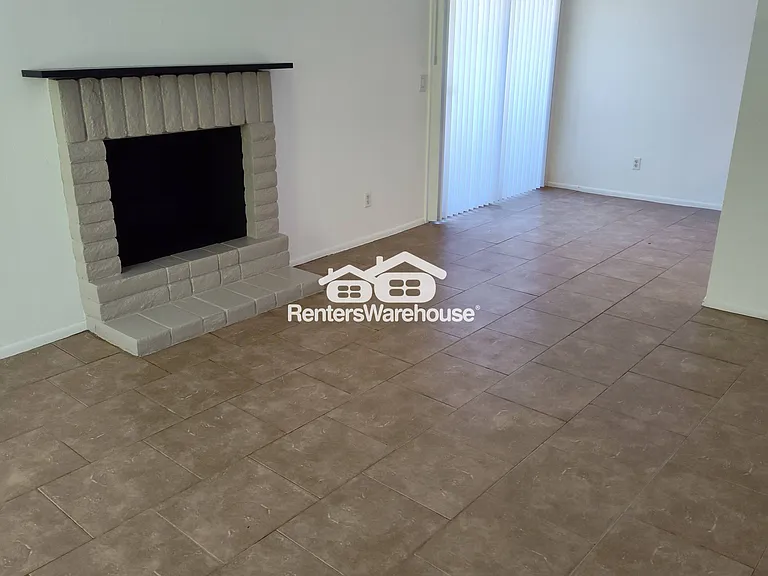 1336 N 85th Pl — Photo 2