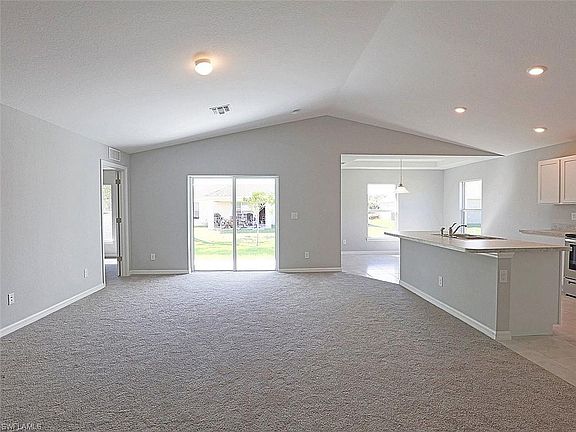 4th image of 2820 NE 7th Ave