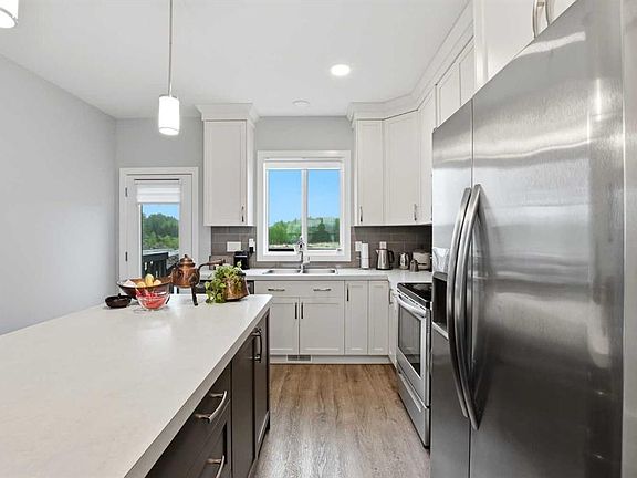 4th image of 4431 W 53rd St