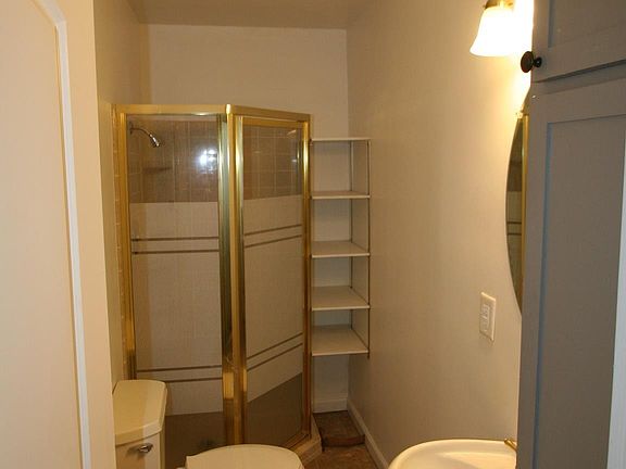 3rd image of 307 S Tazewell St