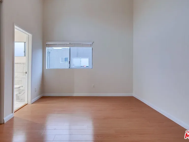 1077 W Kensington Rd #3 — Photo 43