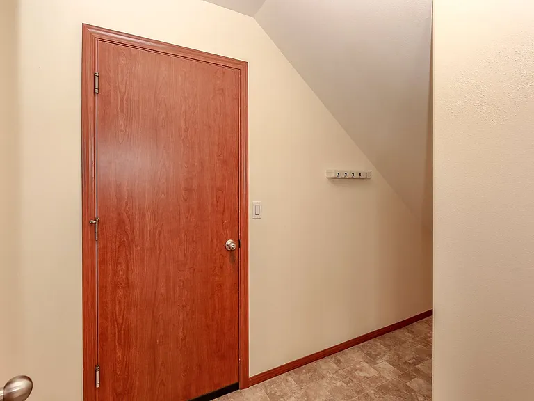 1187 Swan Loop — Photo 19