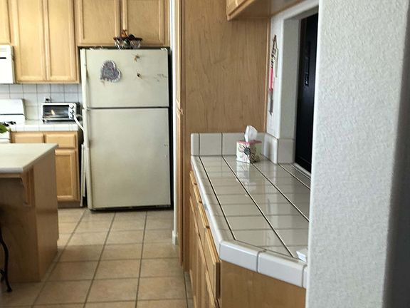 5th image of 1390 Primavera Ave