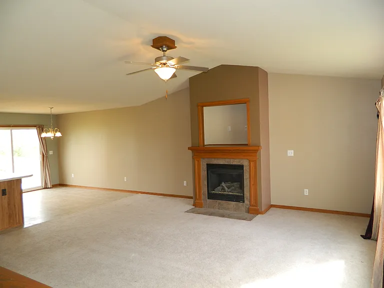 809 SE 12th St — Photo 2