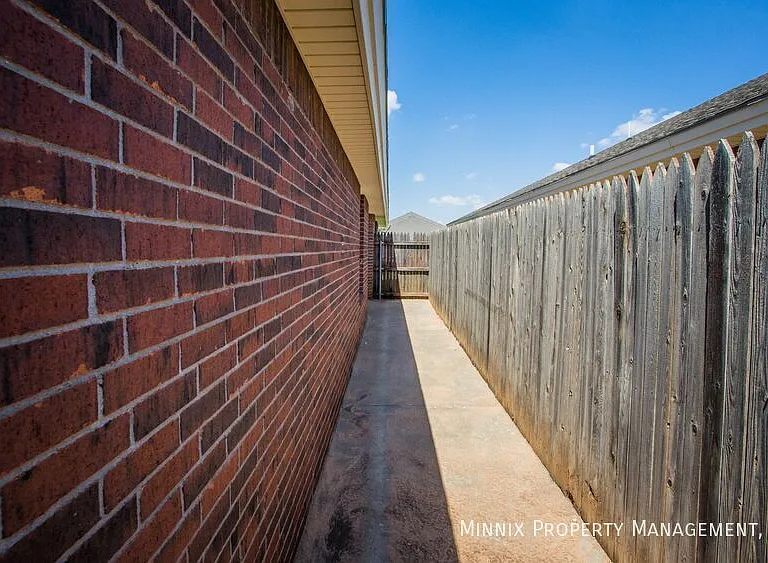 514 N Clinton Ave #B — Photo 32