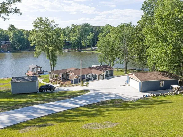 96 E Stagecoach Rd, Cross Hill, SC 29332