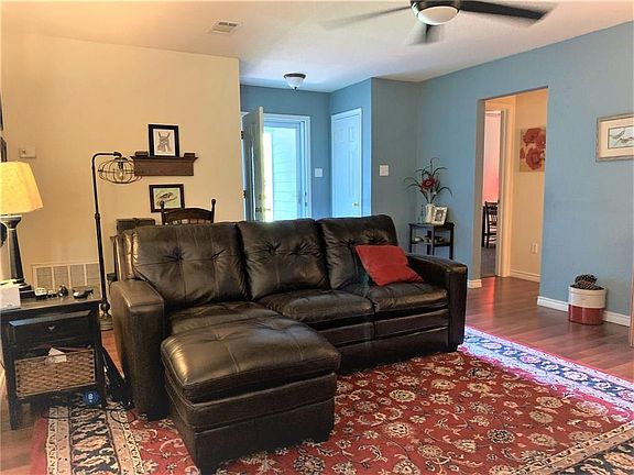 4th image of 1021 W Birge St