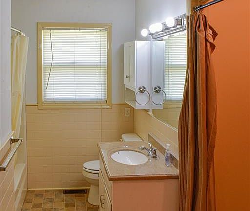 5th image of 602 N Pearl Dr