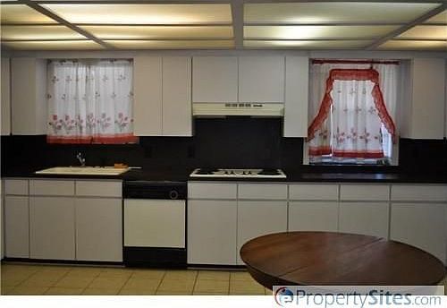 4th image of 501 SW 60th Ter