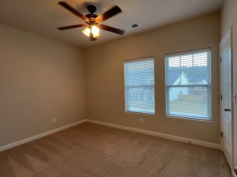 579 Crossland Dr — Photo 21