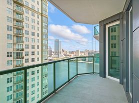 1431 Riverplace Blvd