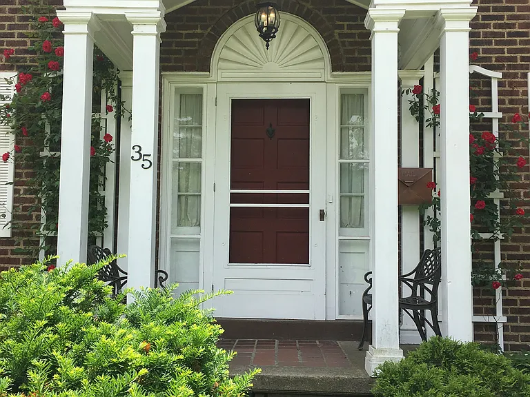 35 Indiana Ave — Photo 2