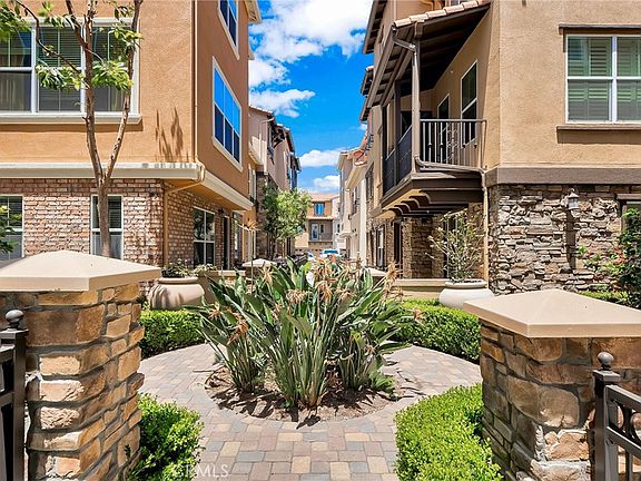 2nd image of 32 Aliso Ridge Loop