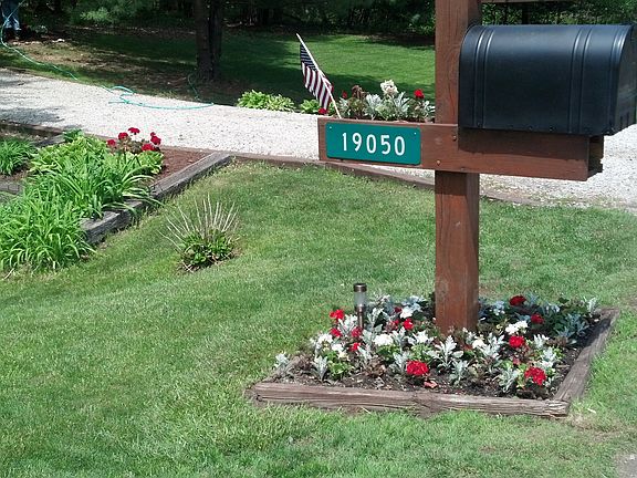 Entrance to Driveway