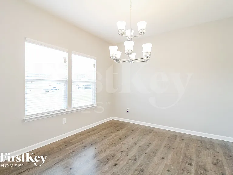 1307 Red Deer Dr — Photo 5