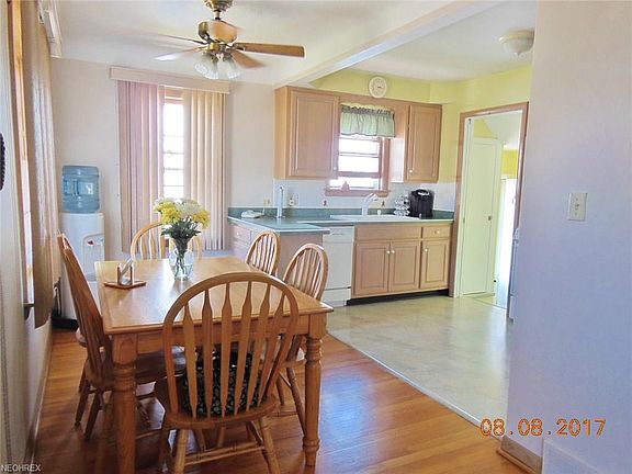 3rd image of 2423 Torrington Ave