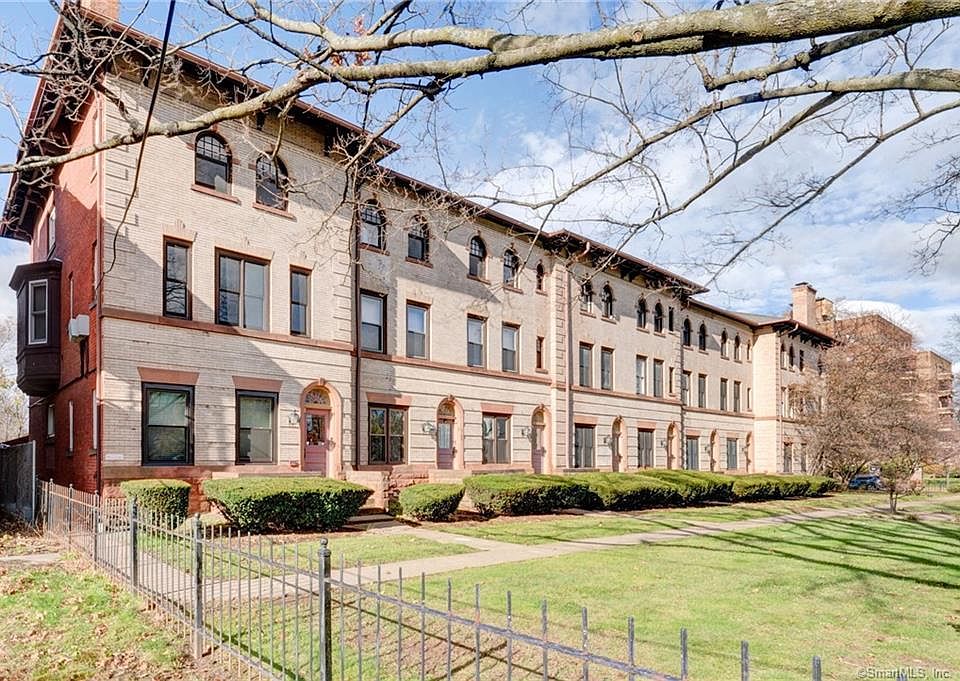 1st image of 69 Imlay St #69