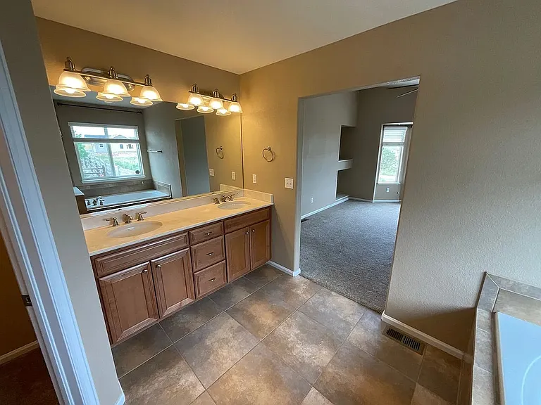 Master bath with 5 piece convenience!