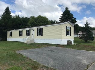 13 Dunlop Ave, Mechanic Falls, ME 04256
